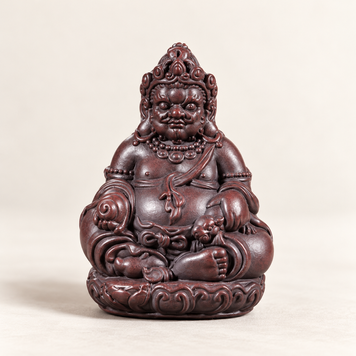 Чайная фигурка ручной работы из исинской глины: Вайшравана - Даритель Богатства, помогает преодолеть бедность и приносит удачу id_12261 фото